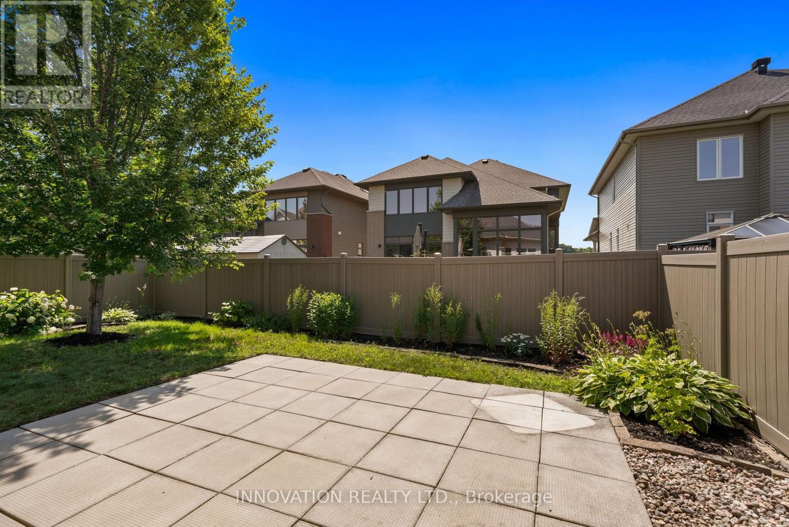 656 BRIDLEGLEN CRESCENT - 47