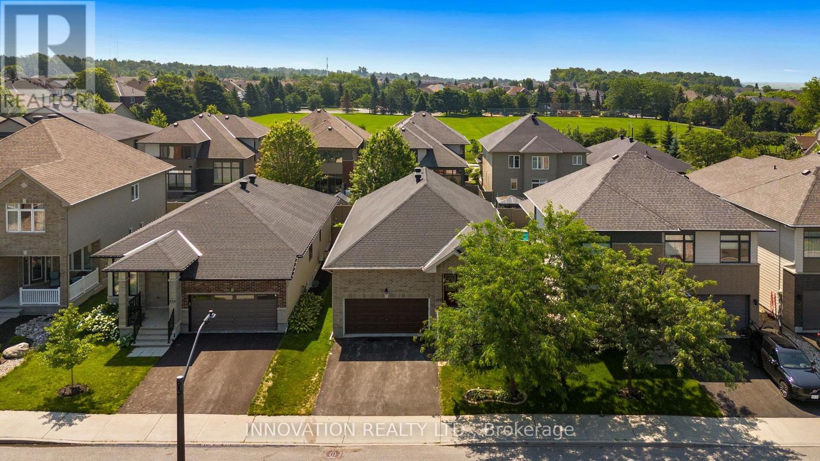 656 BRIDLEGLEN CRESCENT - 48