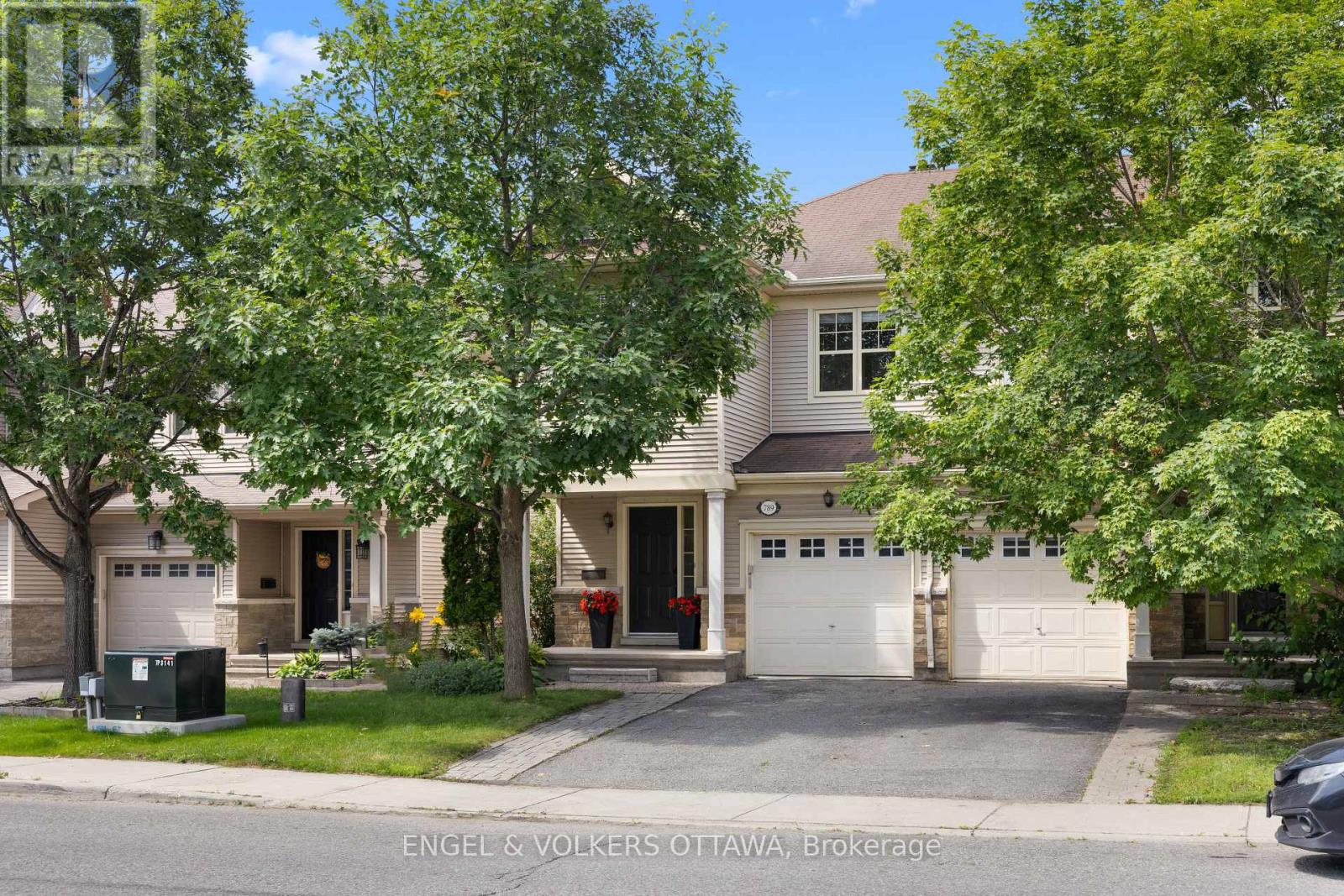 789 COBBLE HILL DRIVE - 1