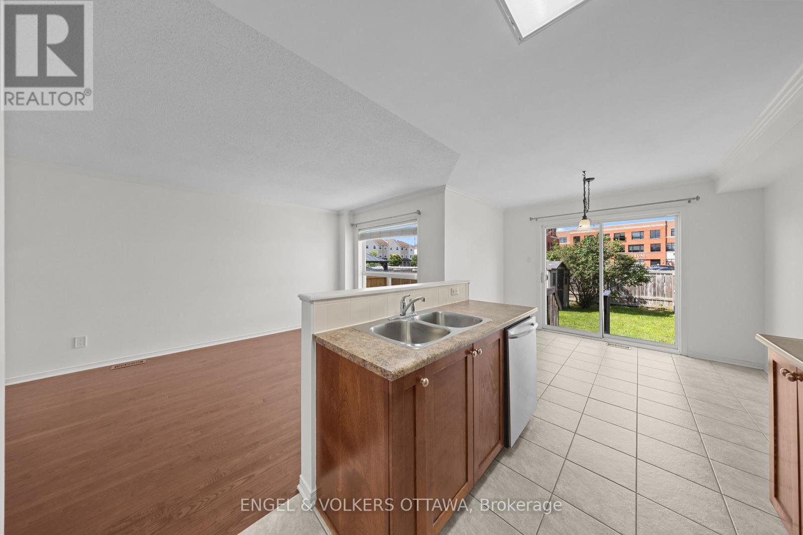 789 COBBLE HILL DRIVE - 20