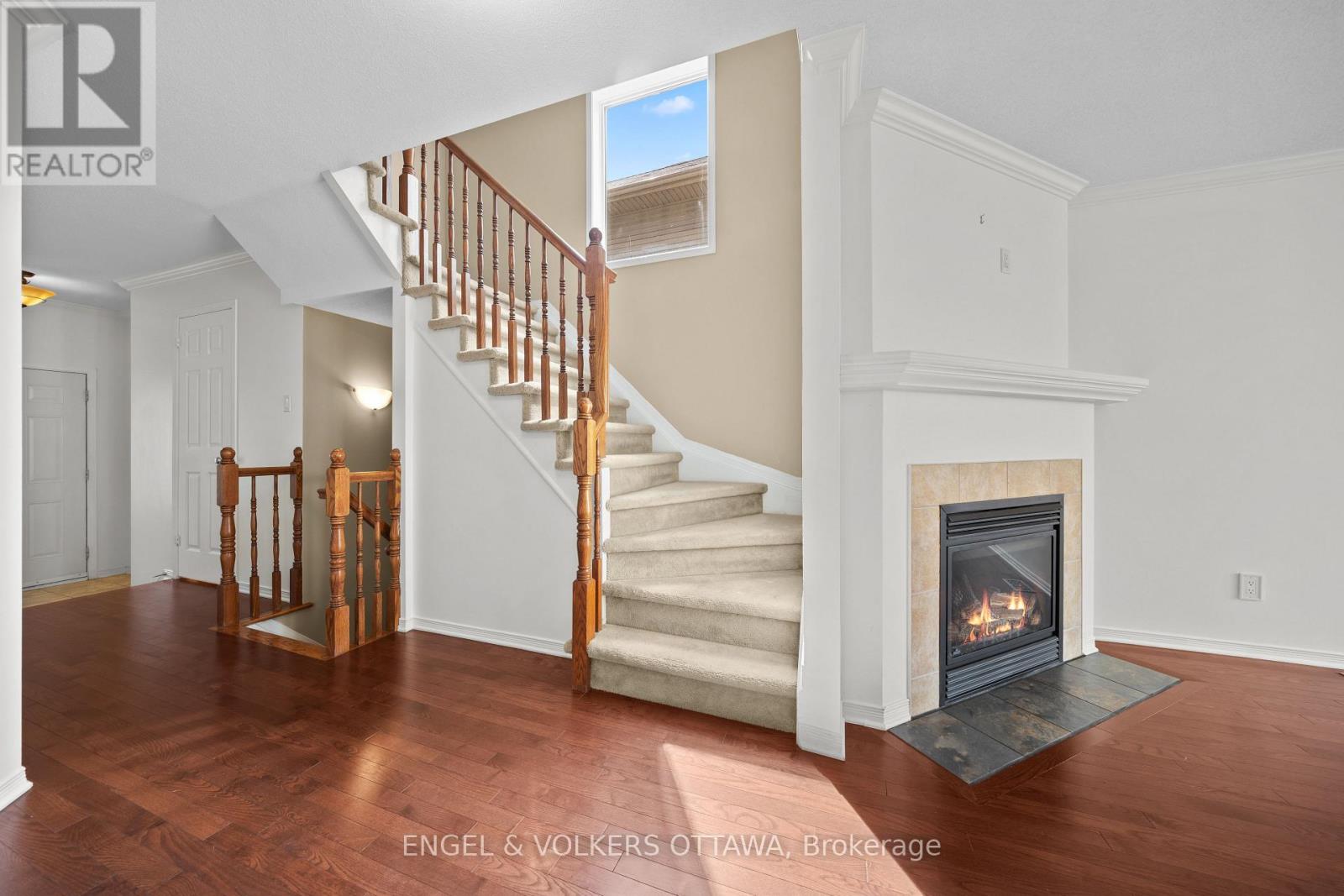 789 COBBLE HILL DRIVE - 24