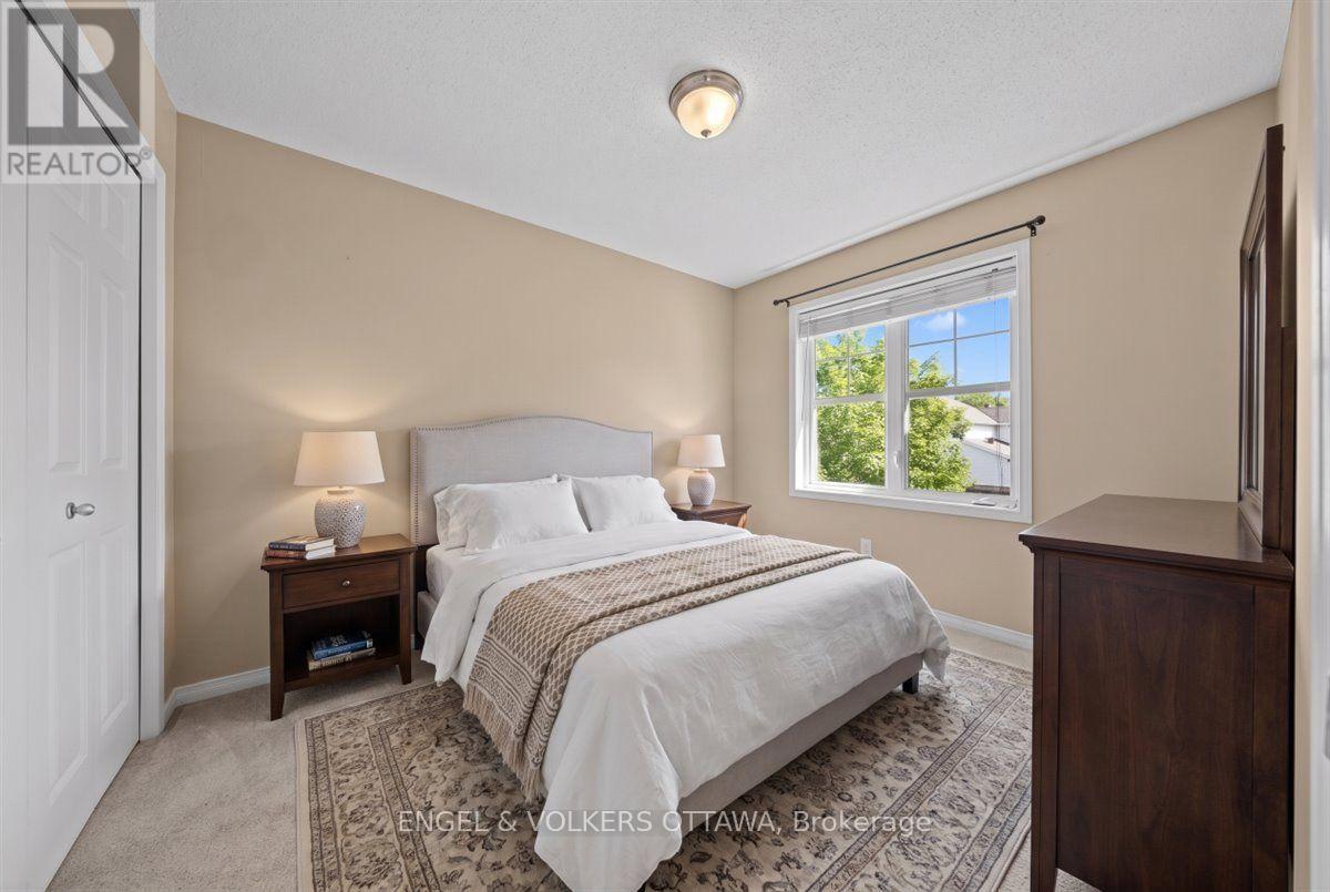 789 COBBLE HILL DRIVE - 35