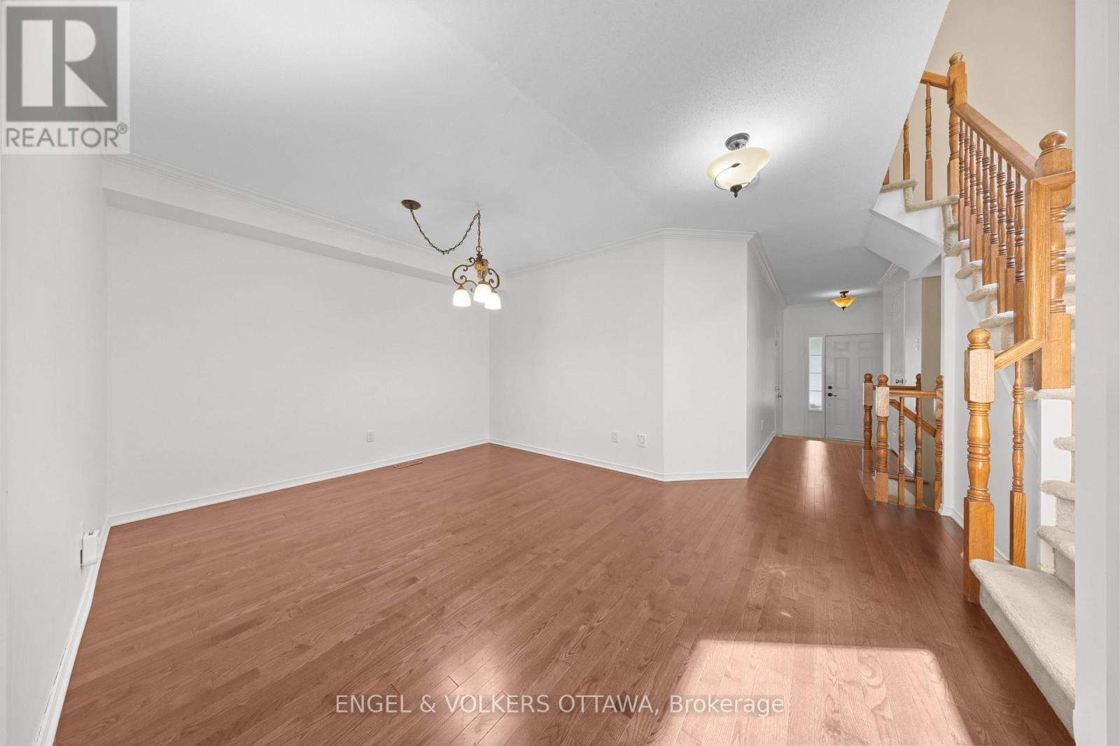 789 COBBLE HILL DRIVE - 7