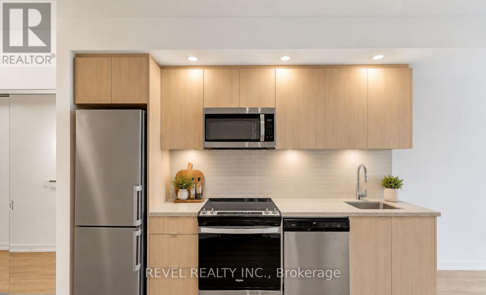 #316E 8868 YONGE STREET - 1