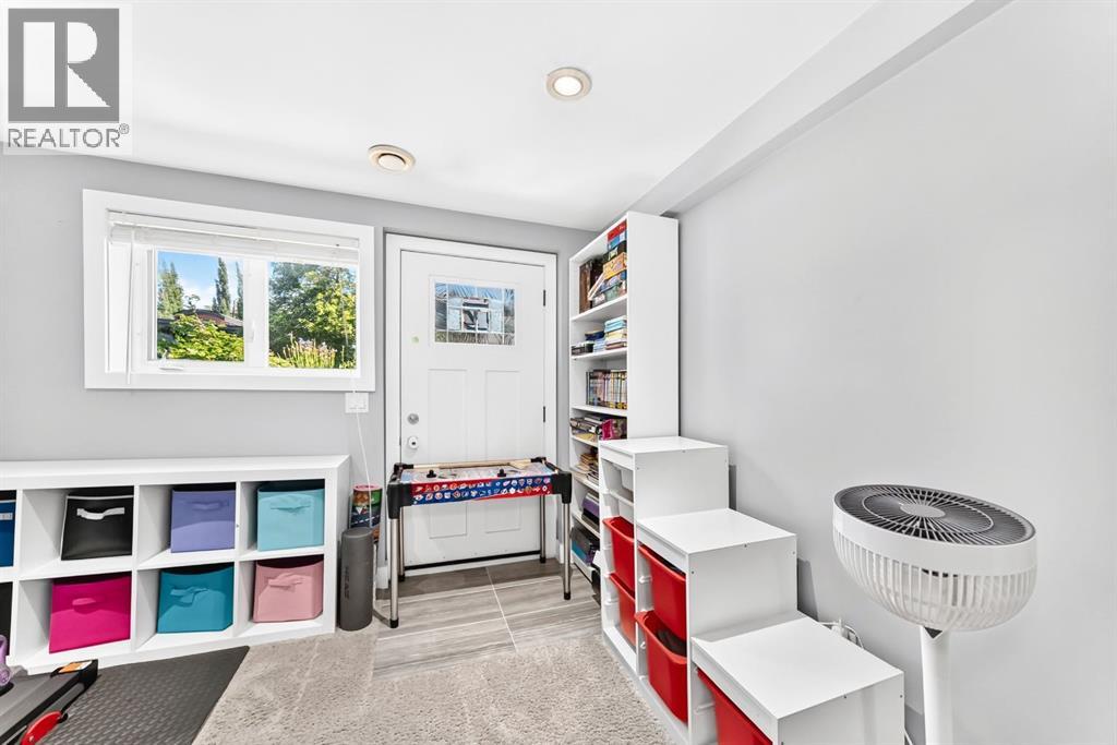 4803 5 Avenue SW — photo 26
