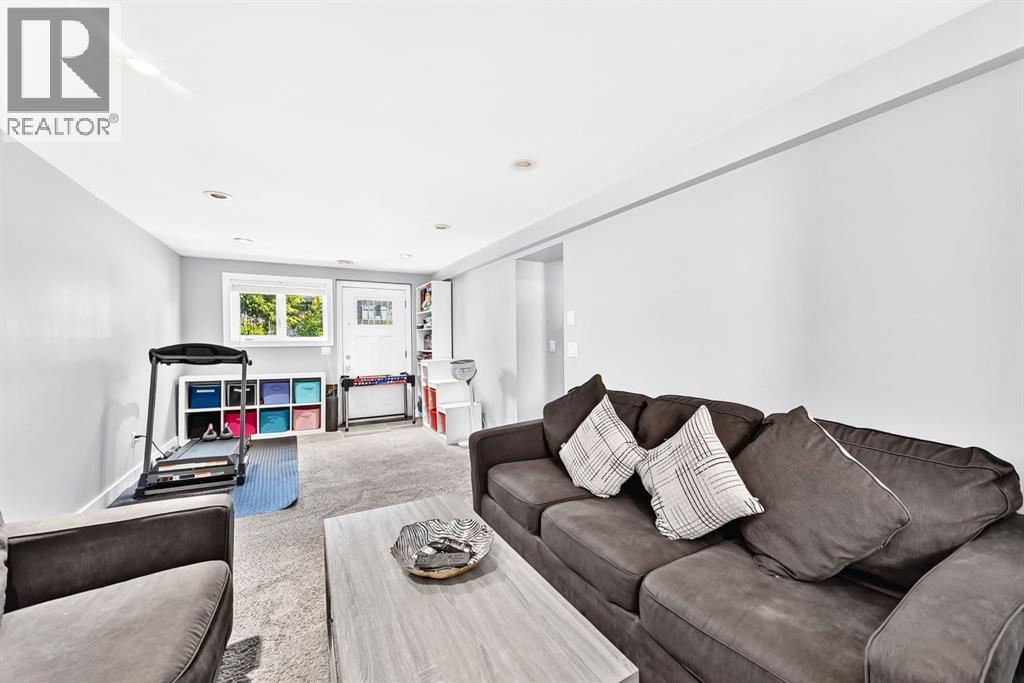 4803 5 Avenue SW — photo 28