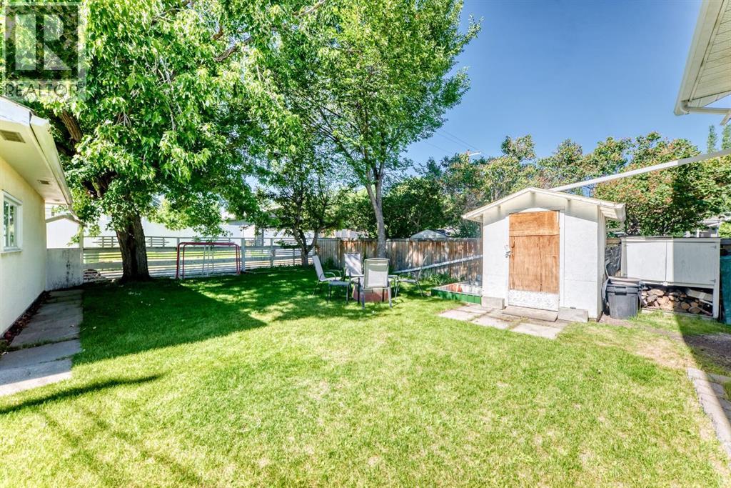 4803 5 Avenue SW — photo 33