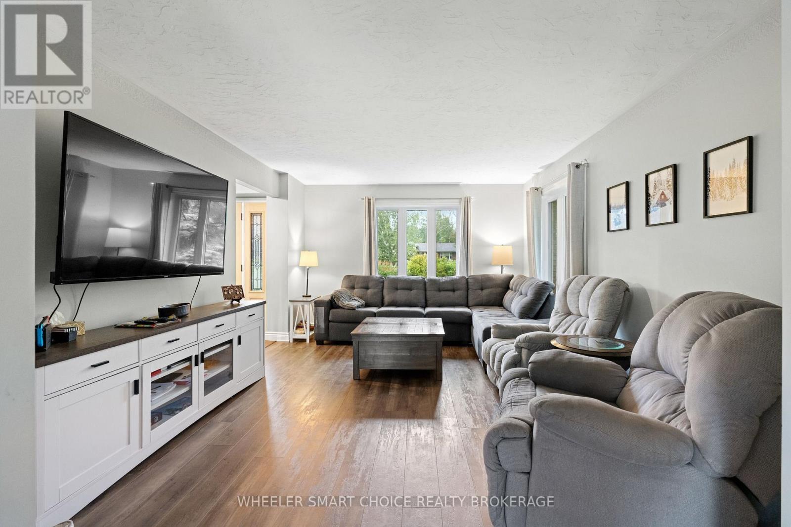 7 LOYALIST CRESCENT - Image 17