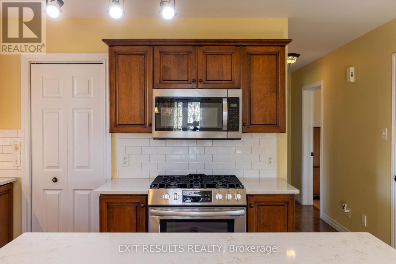 8 RAVARY STREET - 10