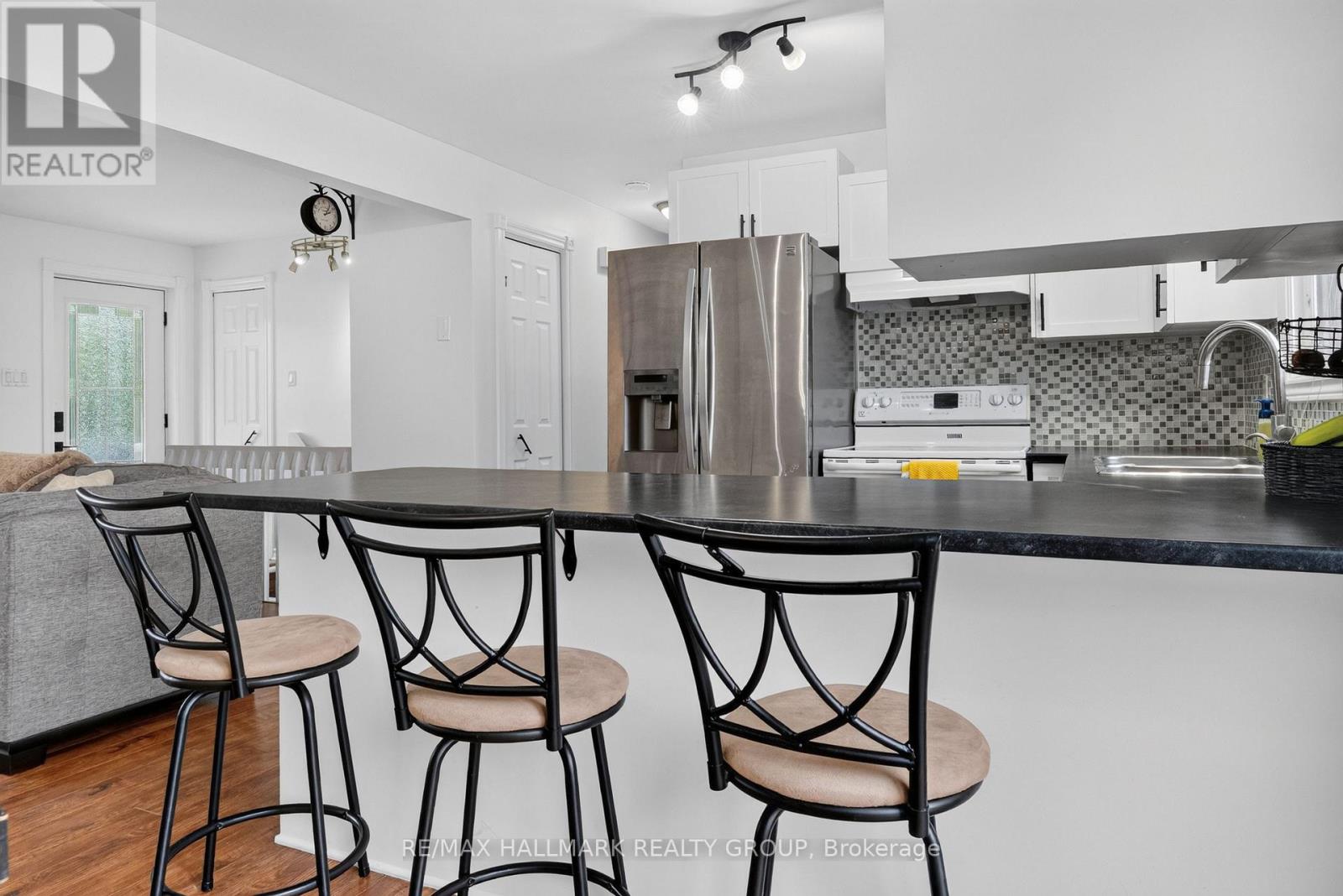 26 – 26 MONARCH CRESCENT, Ottawa. Luxury613. By Peter Sagos - Image 12