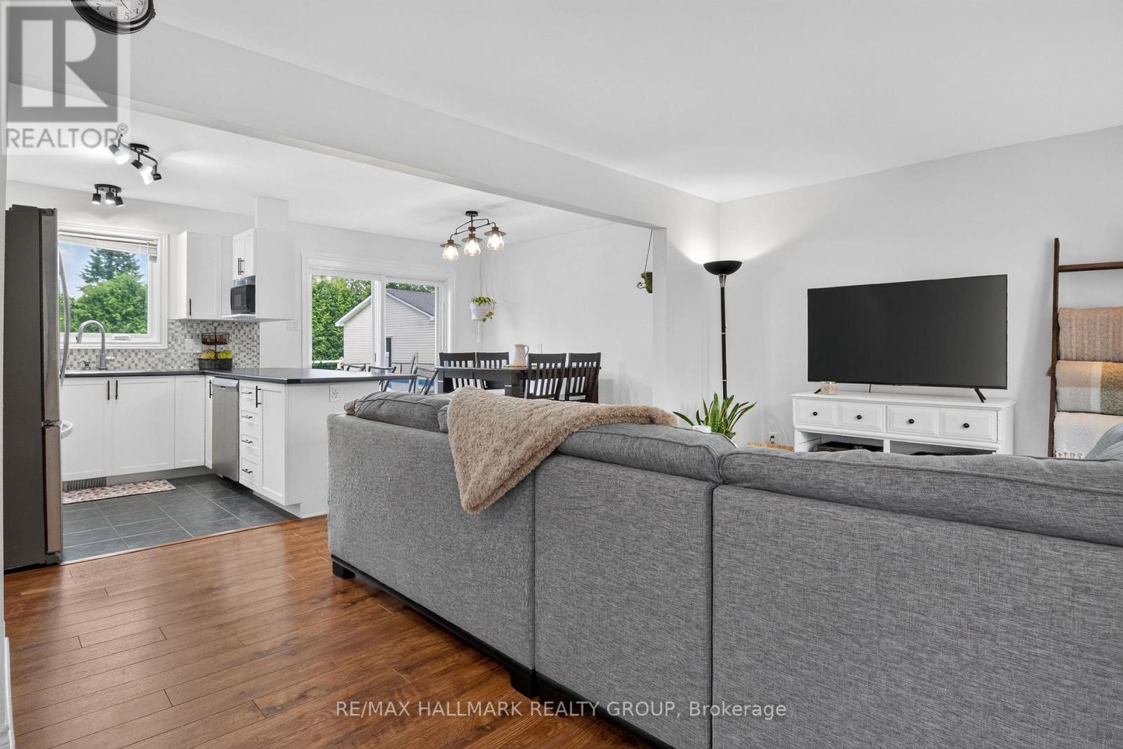 26 – 26 MONARCH CRESCENT, Ottawa. Luxury613. By Peter Sagos - Image 8