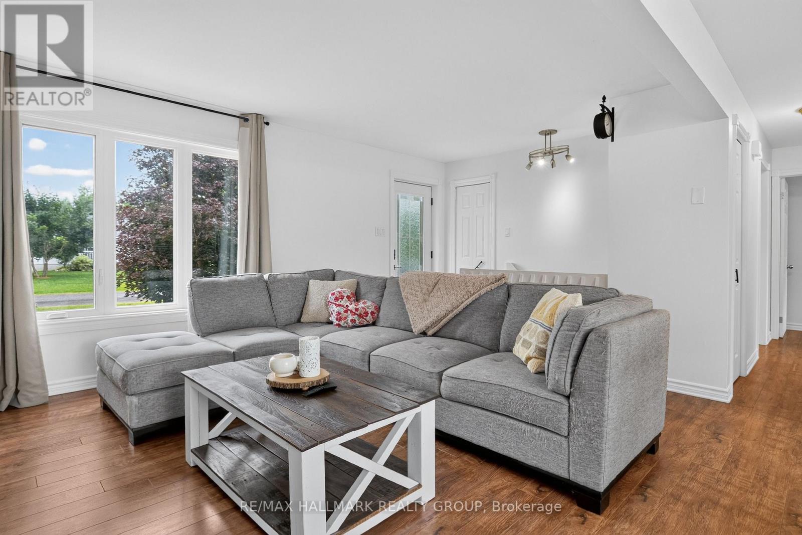26 – 26 MONARCH CRESCENT, Ottawa. Luxury613. By Peter Sagos - Image 9
