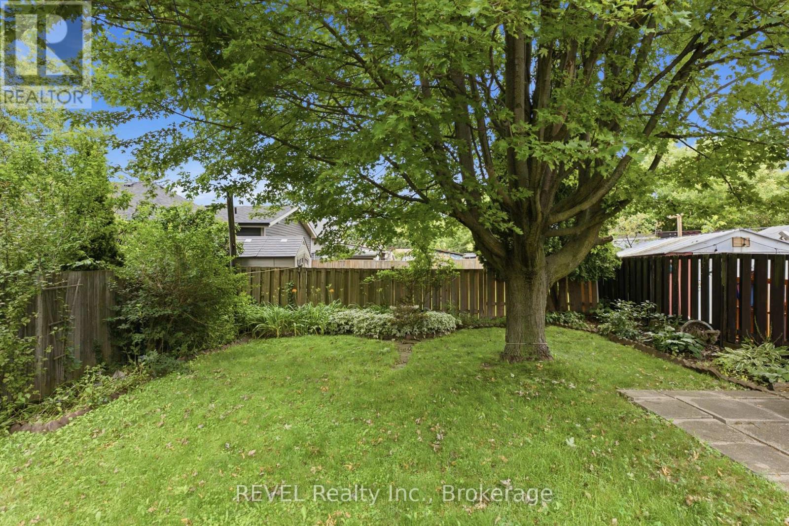32 ST PETER STREET - 23
