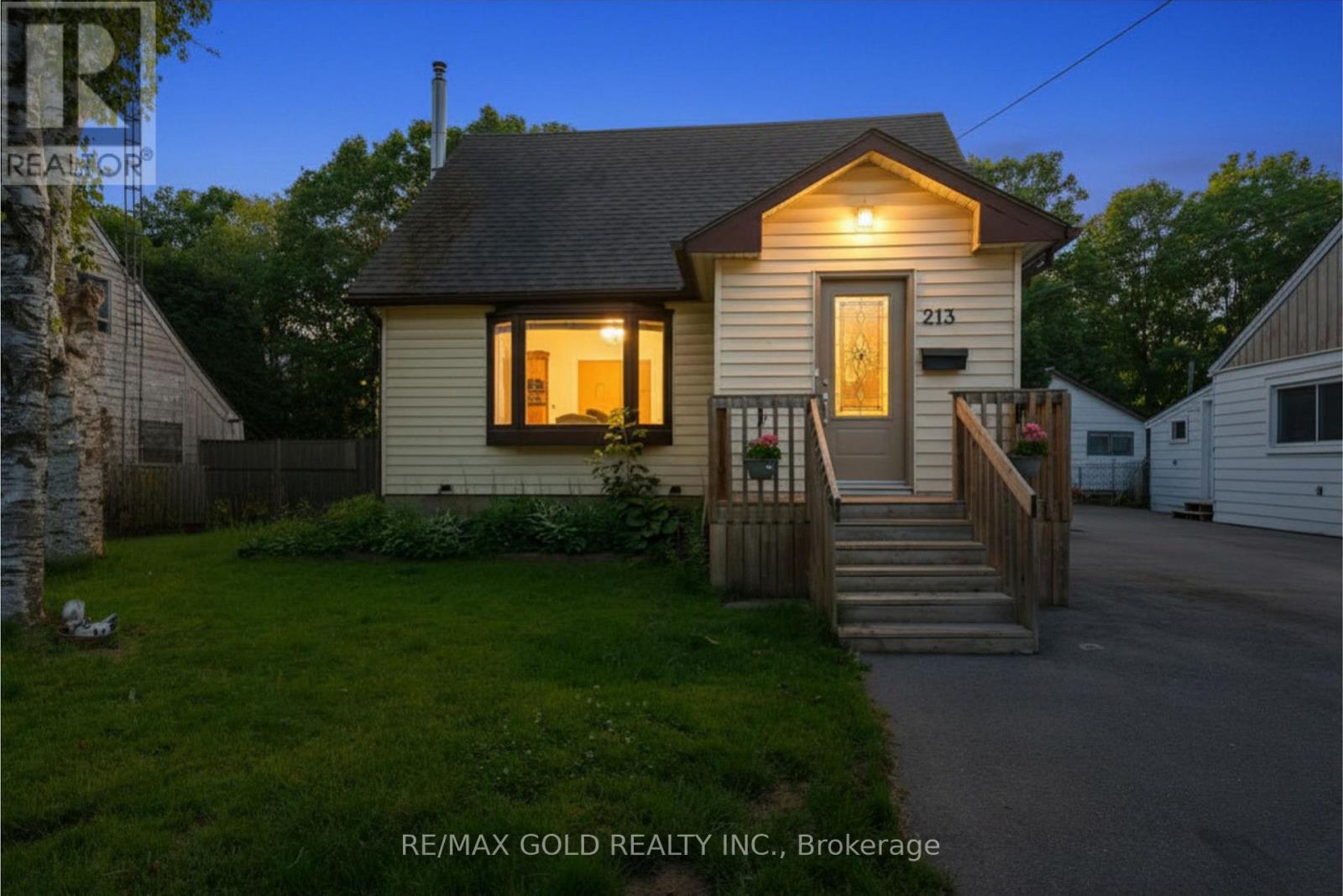 213 MASON BOULEVARD - 42