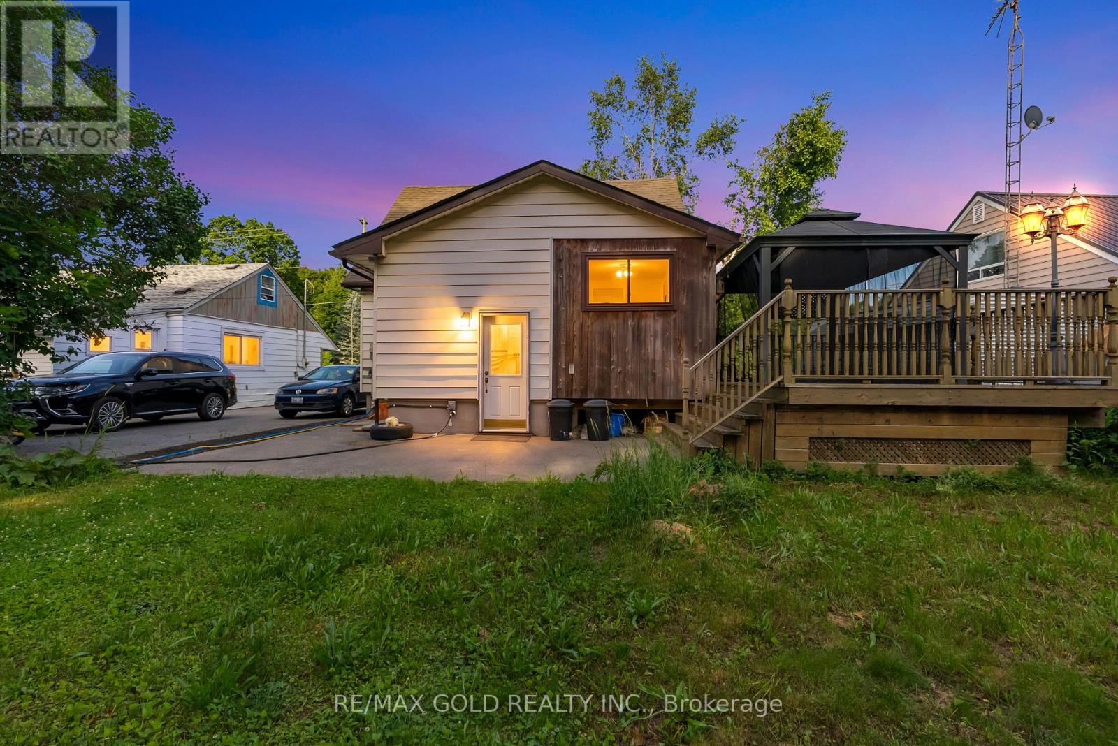 213 MASON BOULEVARD - 37