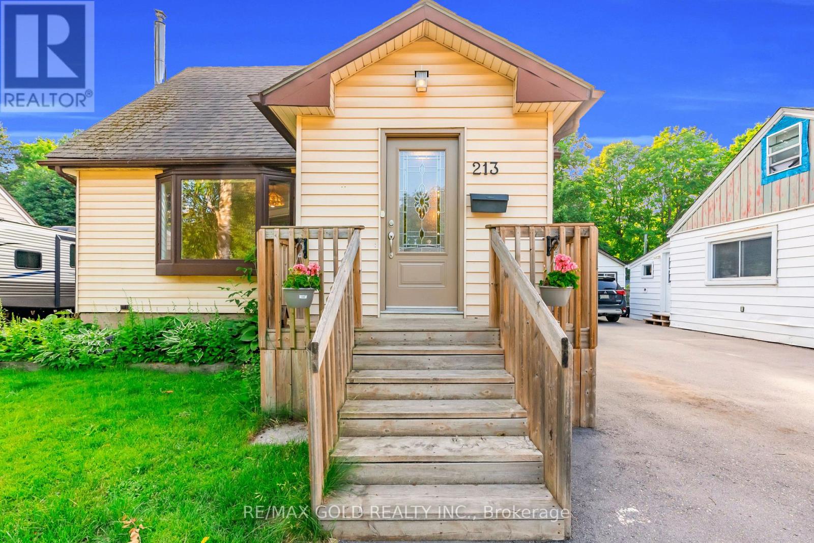213 MASON BOULEVARD - 44