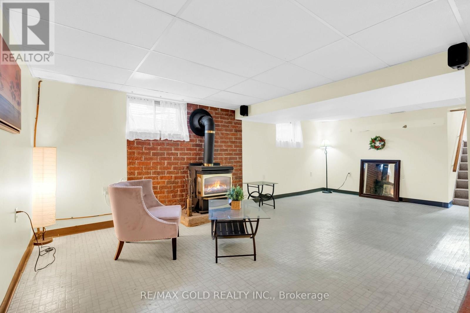 213 MASON BOULEVARD - 26