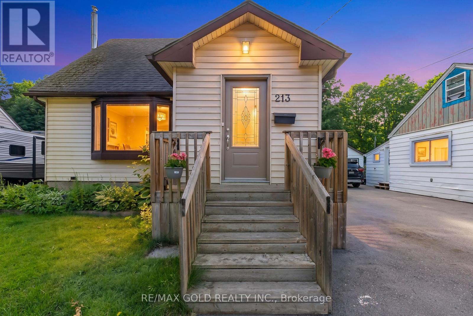 213 MASON BOULEVARD - 45