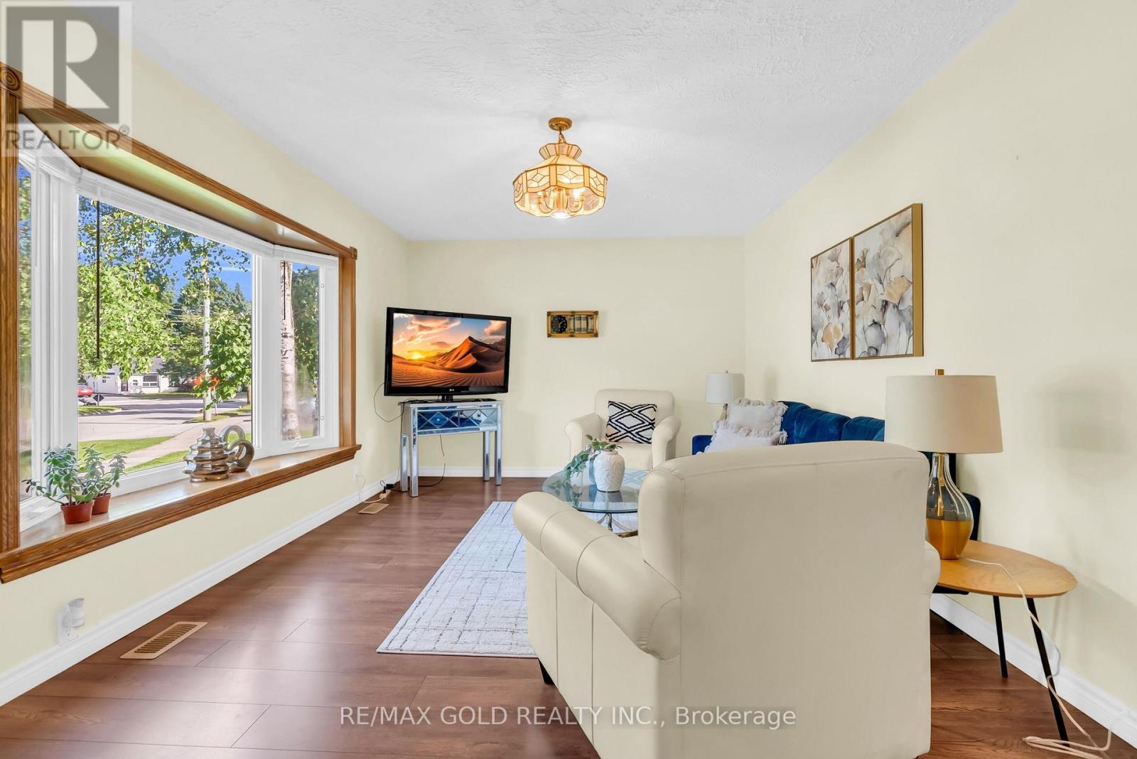 213 MASON BOULEVARD - 7