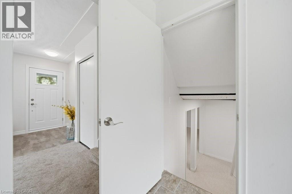 64 WARREN Road - 21