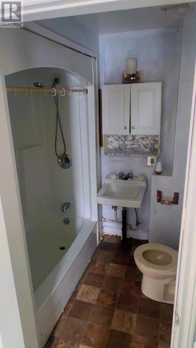 180 Bay Street - 14