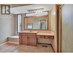 37 Denovan Crescent, Red Deer, AB T4R2B6 Photo 19