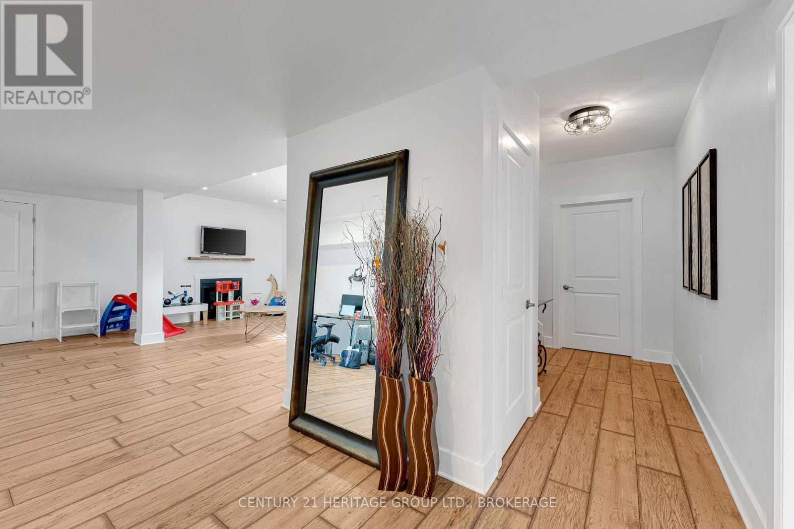 90 ARAGON ROAD - 40
