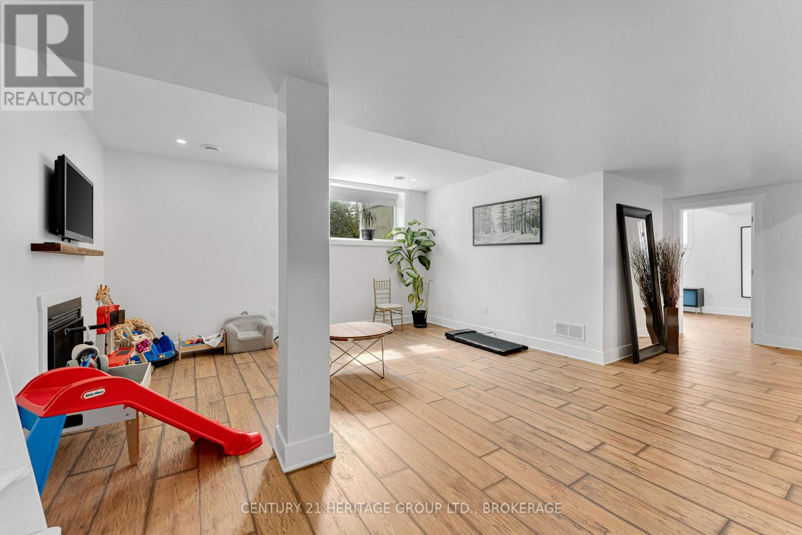 90 ARAGON ROAD - 42