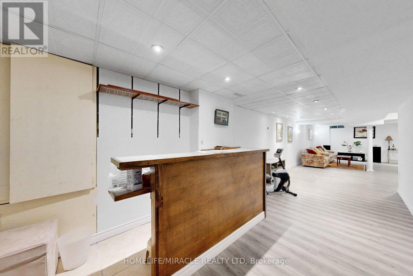 3852 BRINWOOD GATE - 44
