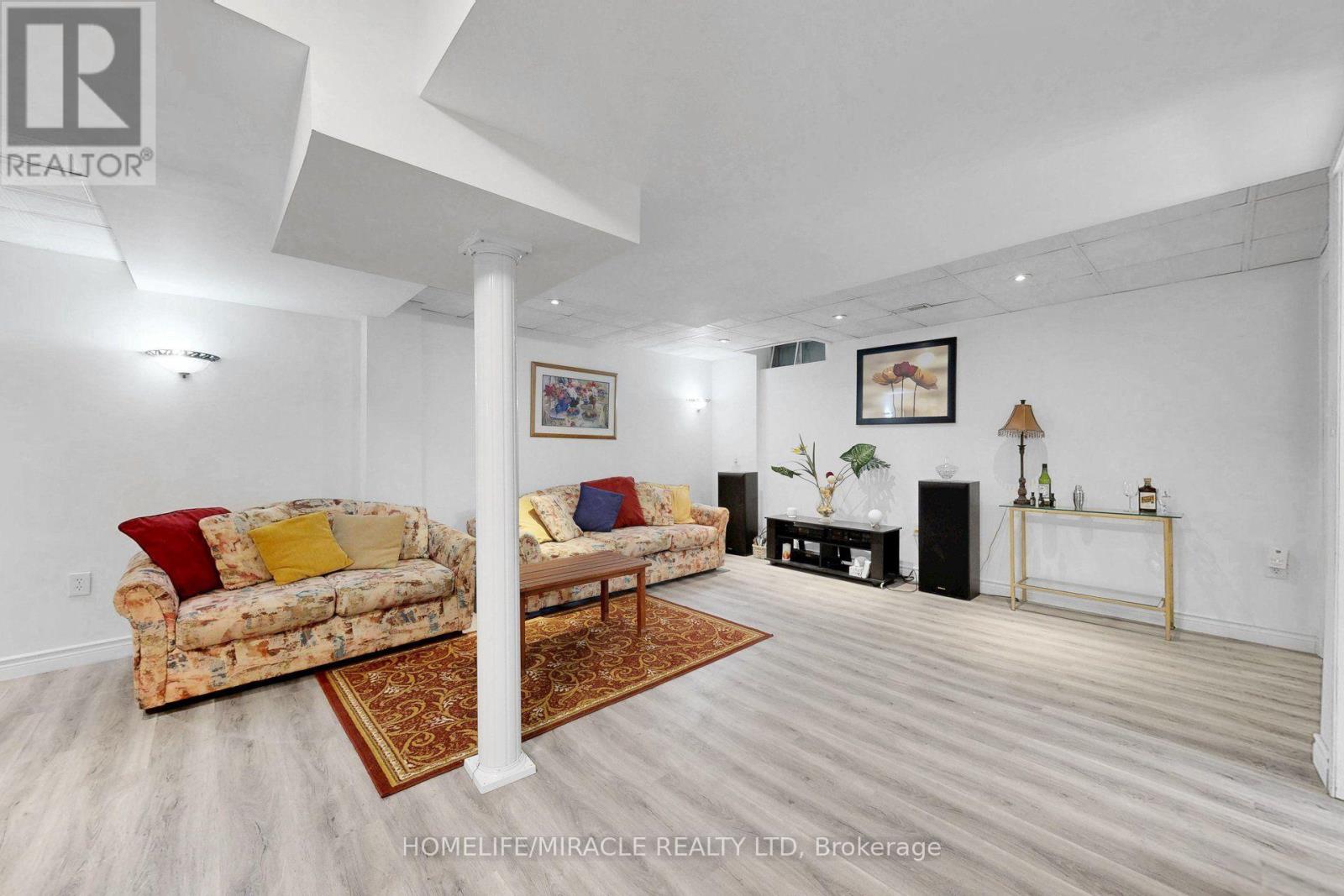 3852 BRINWOOD GATE - 40