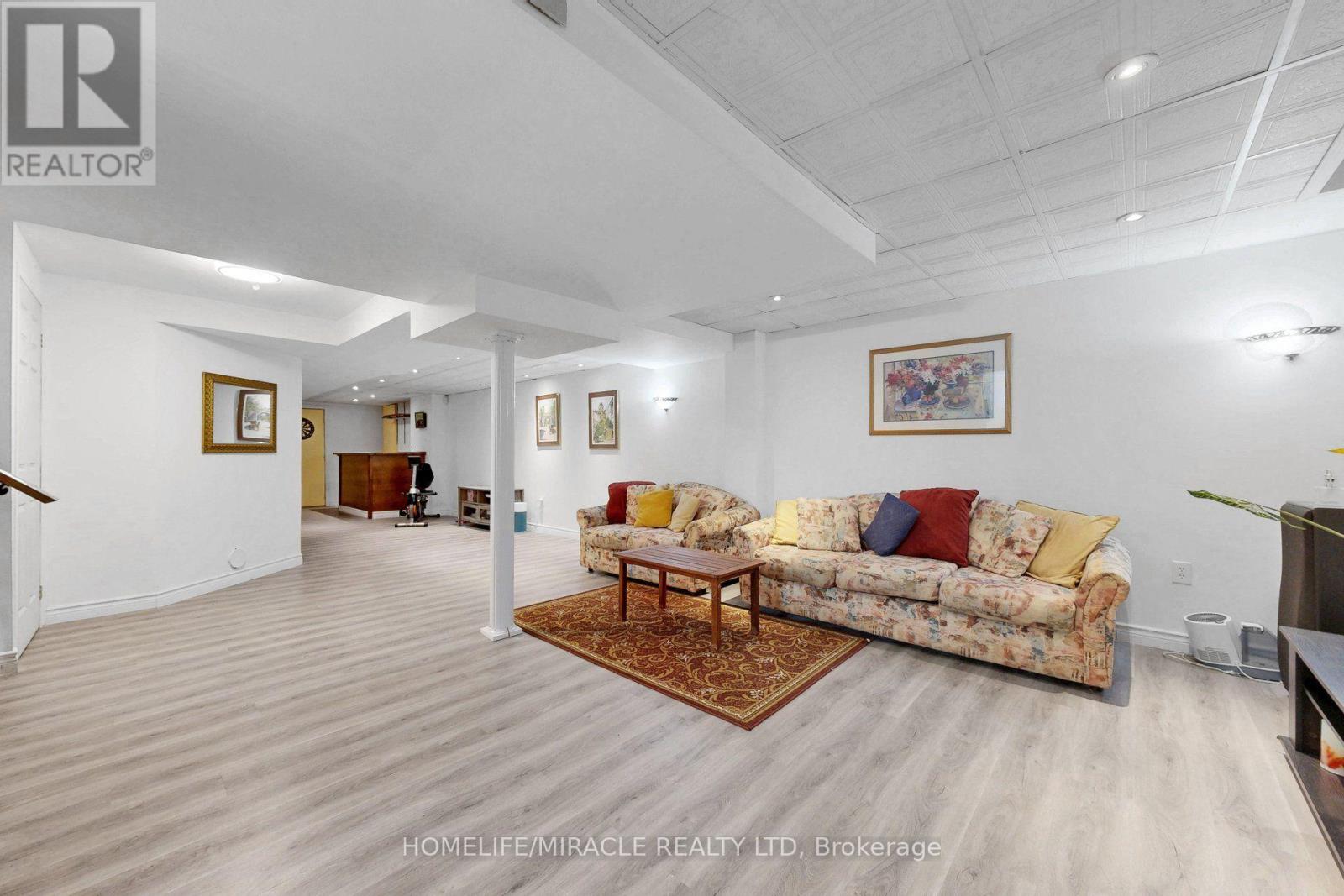 3852 BRINWOOD GATE - 41