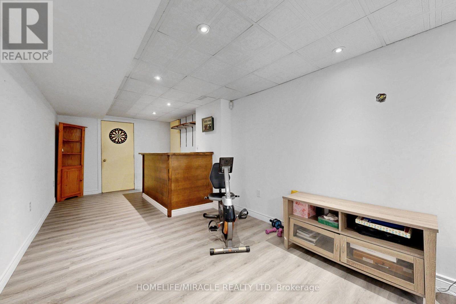 3852 BRINWOOD GATE - 43