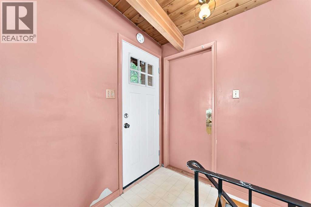 1460 Northmount Drive NW — photo 23
