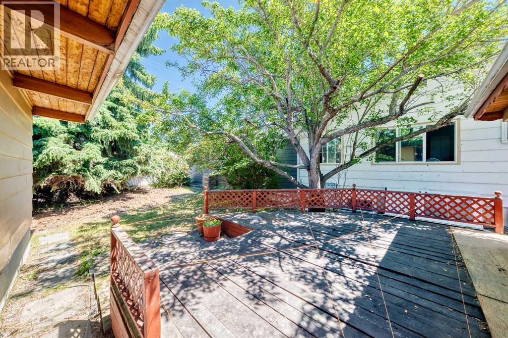 1460 Northmount Drive NW — photo 40