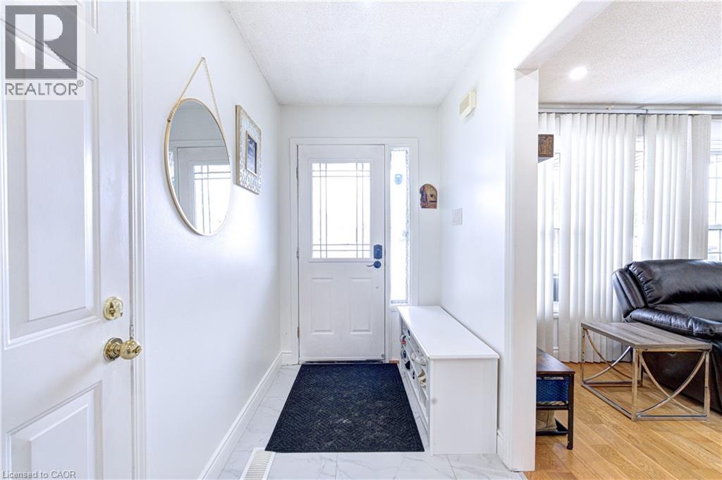 214 MERRILEE Crescent - 6