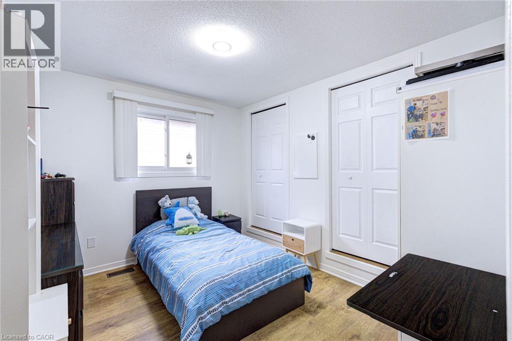 214 MERRILEE Crescent - 25