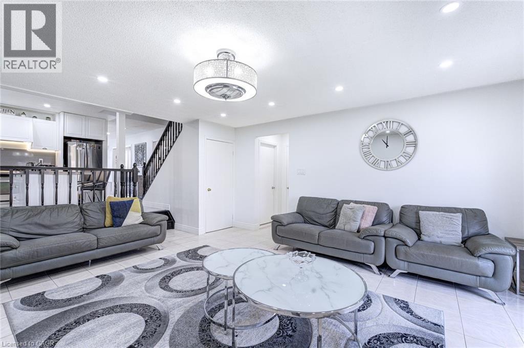 214 MERRILEE Crescent - 18
