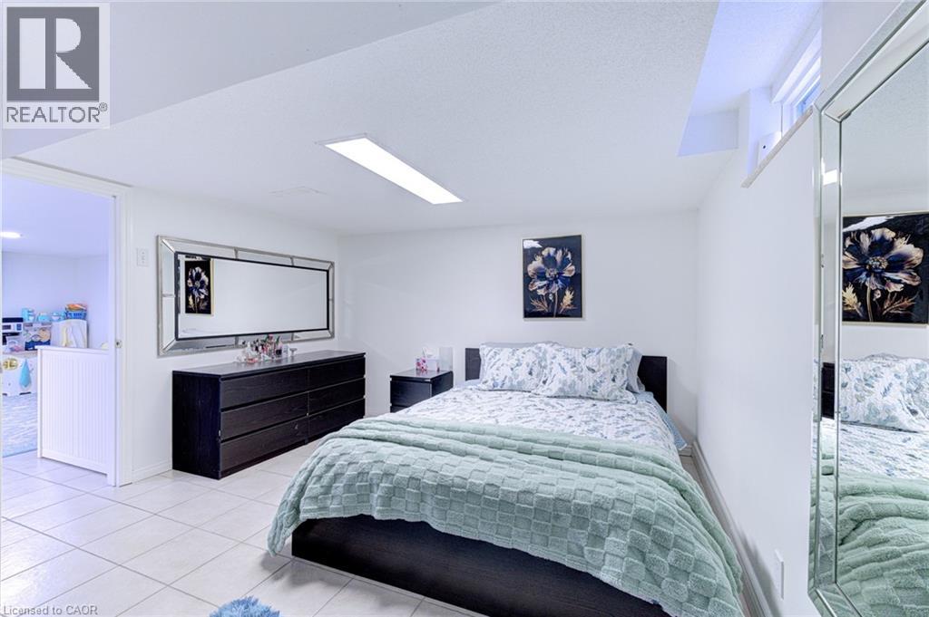 214 MERRILEE Crescent - 36