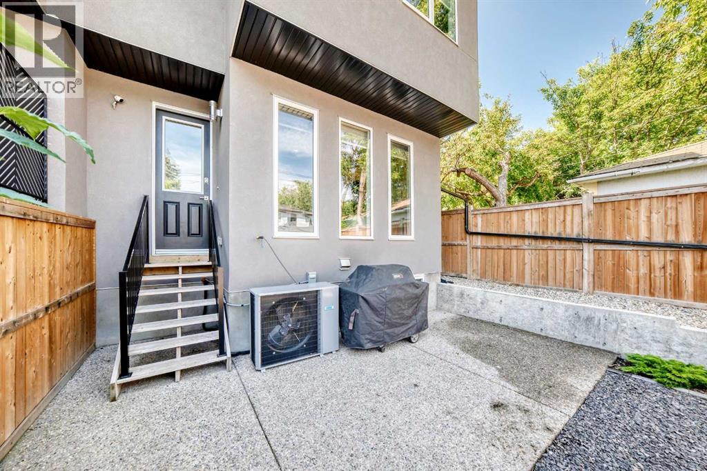 218 26 Avenue NW - 45