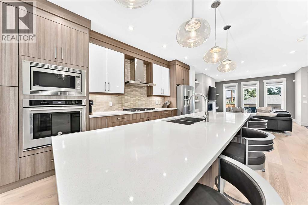 218 26 Avenue NW - 12