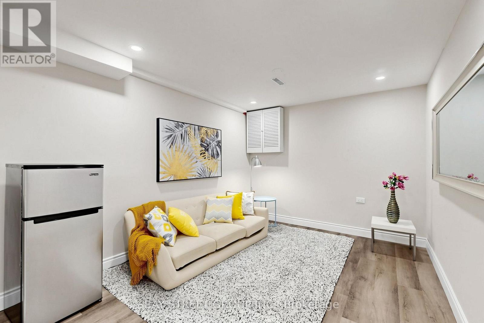 10 PEELTON HEIGHTS ROAD - 26