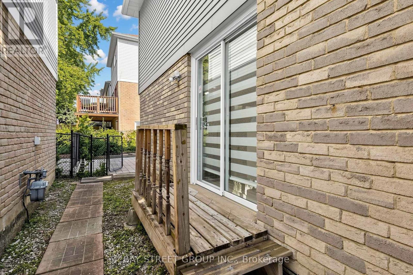10 PEELTON HEIGHTS ROAD - 32