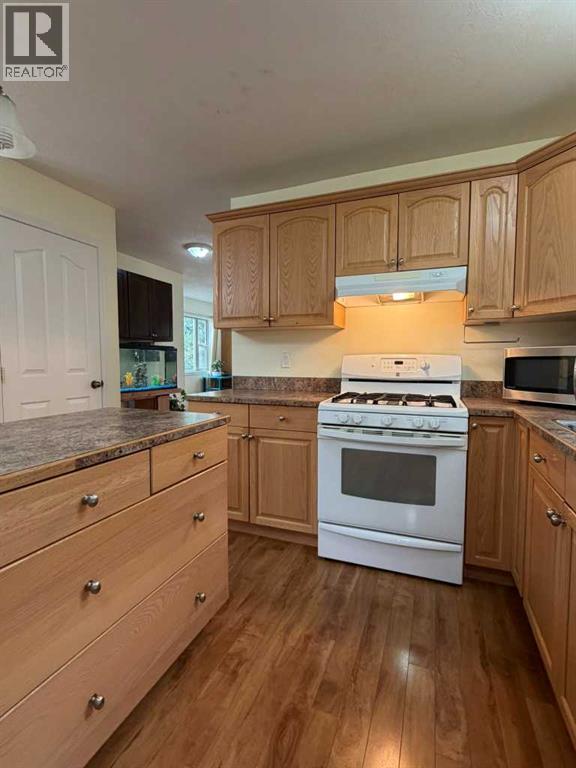 906 3 Avenue — photo 17
