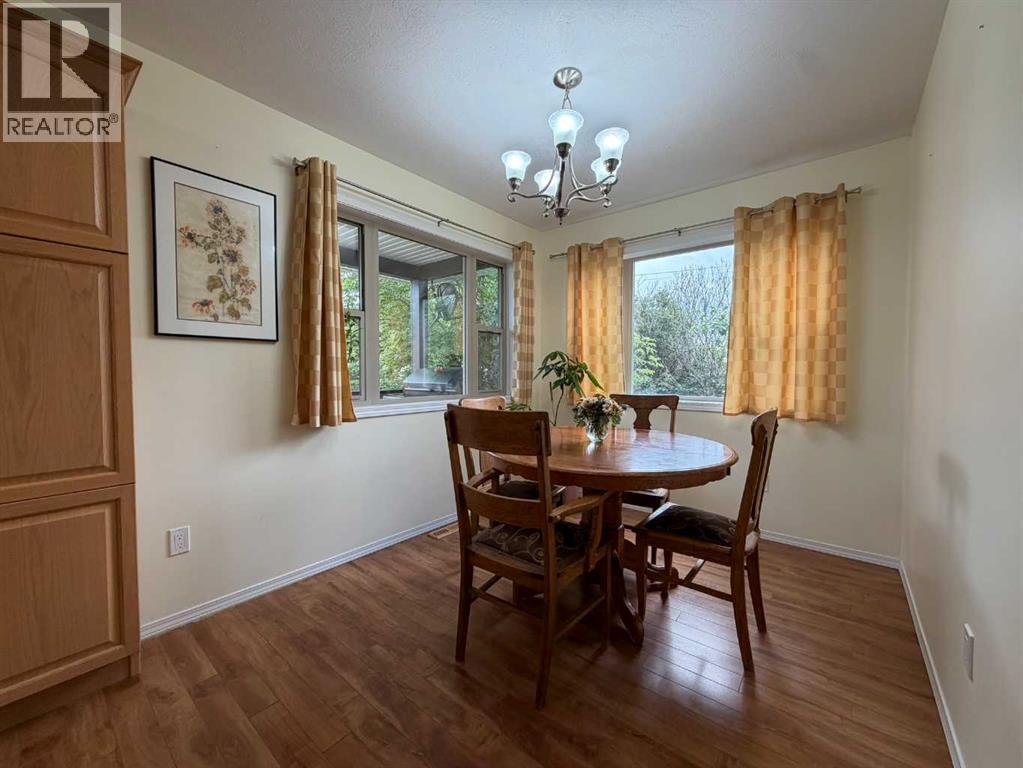 906 3 Avenue — photo 21