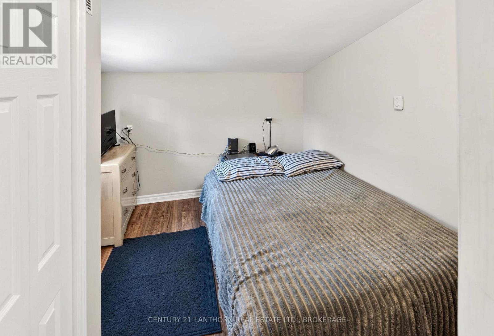 23 JENKINS STREET - 32