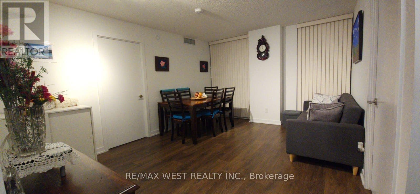 #426 8 TRENT AVENUE - 12