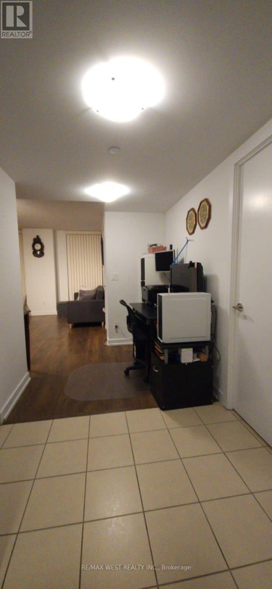 #426 8 TRENT AVENUE - 15