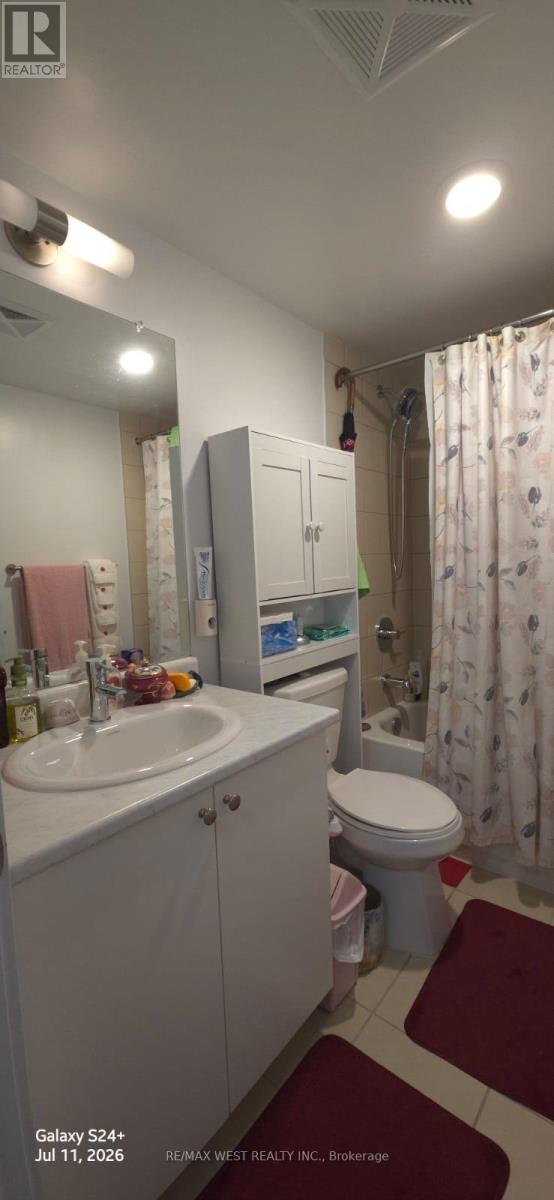 #426 8 TRENT AVENUE - 21