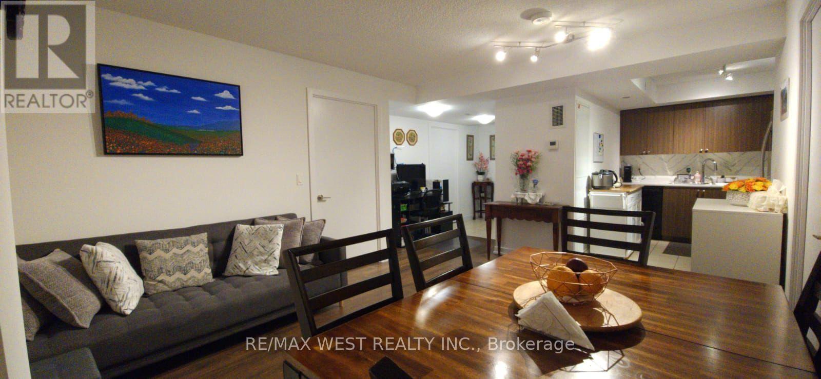 #426 8 TRENT AVENUE - 9