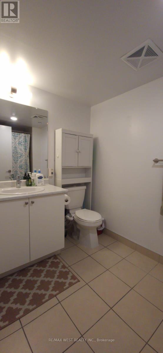 #426 8 TRENT AVENUE - 25